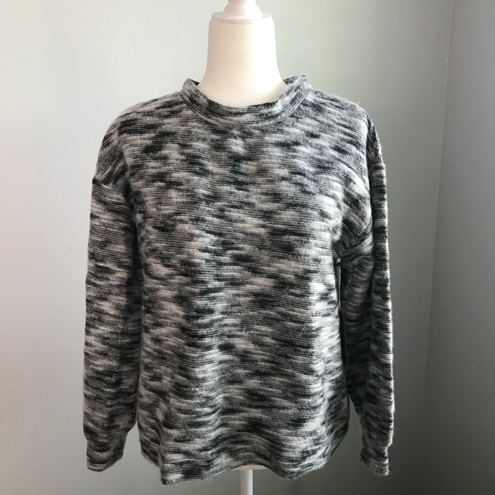 NEW Vince Camuto Heathered Gray Black Sweater M
